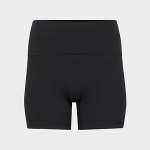 Aritzia BUTTER New Cheeky Hi-Rise 5" Short - black size 6